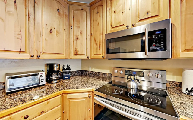 photo 3 of 2BR w/ Hot Tub, Pool & Free Shuttle