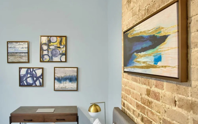 photo 3 of 2br/2ba Shotgun Home in Lower Garden by Domio