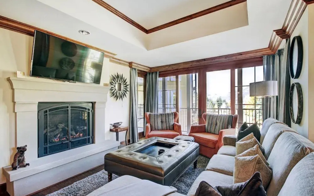 photo 3 of Chic 2 BR+Den Ritz-Carlton Condo with Valley Views by RedAwning - Save 20% on 7+ Nights!