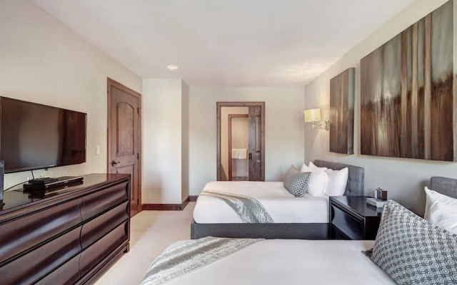 photo 4 of Chic 2 BR+Den Ritz-Carlton Condo with Valley Views by RedAwning - Save 20% on 7+ Nights!