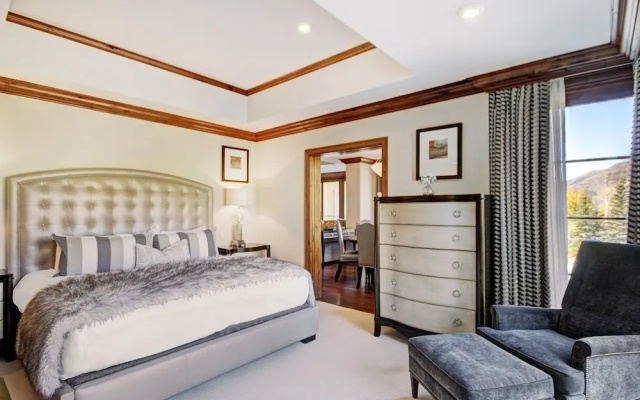 photo 5 of Chic 2 BR+Den Ritz-Carlton Condo with Valley Views by RedAwning - Save 20% on 7+ Nights!