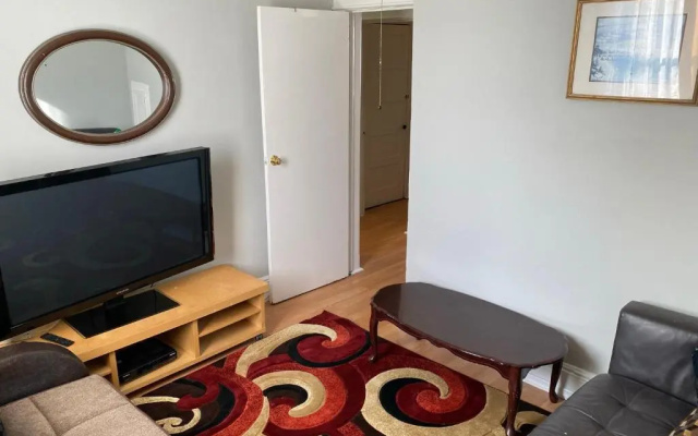 photo 5 of 2cozy Apt W/ Fast Transportation To New York City