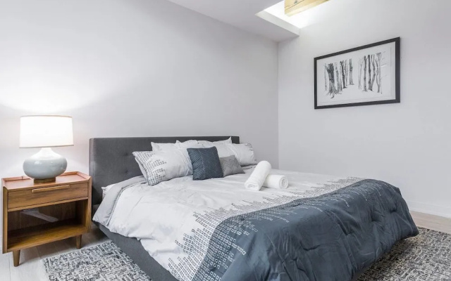 photo 2 of 3 BDR Downtown Luxury Loft-spacious, Safe & Secure