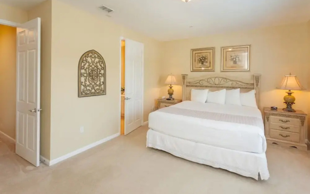 photo 4 of 3 Bed 2 Bath Premium l 1005