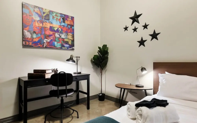 photo 2 of 3 Bedroom - Best Location, Pool, Gym & Parking
