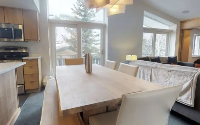 photo 5 of 3 Bedroom Condo in the Heart of Vail Village - 5 min Walk to Gondola 1