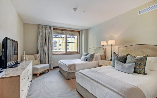 photo 3 of 3 BR Luxury Ritz-Carlton Condo w/ Mountain Views by RedAwning - Save 20% on 7+ Nights!