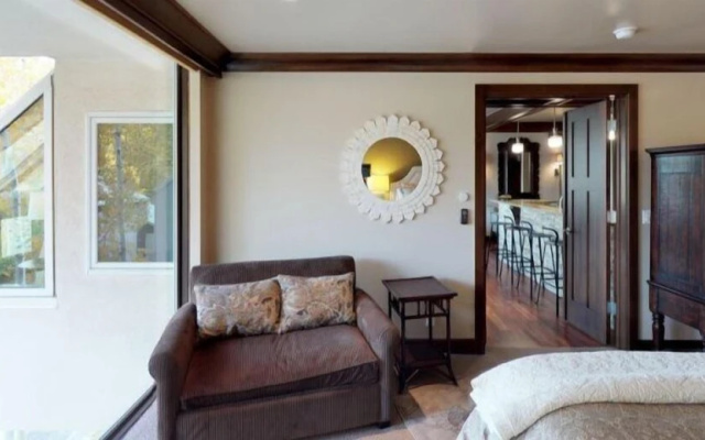 photo 3 of 3 Bedroom Platinum-rated Penthouse in Cascade Village, Steps to Chair Lift 20