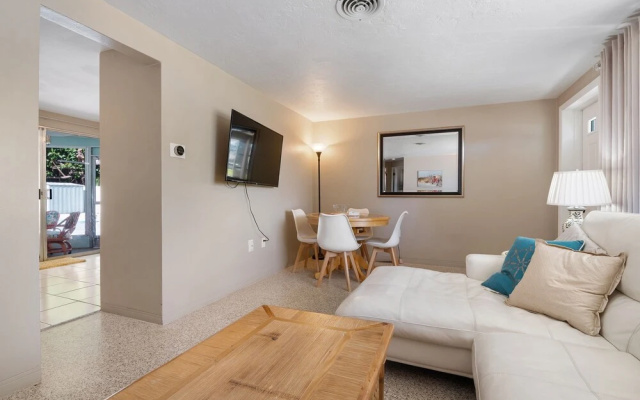 photo 5 of 3 Bedroom Pool Home 5 Miles From Best Beaches Around 3 Home by Redawning