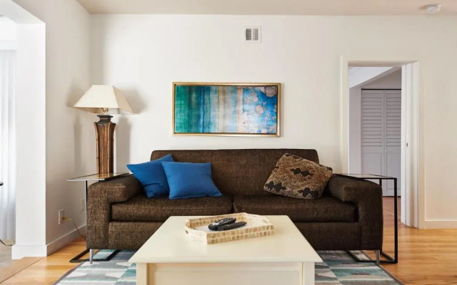 photo 2 of 3 bedrooms apartment step from the beach