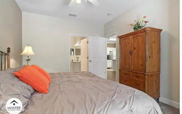 photo 3 of 3 Bedrooms S / Lucaya Village Townhouse by RedAwning