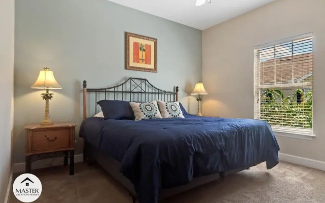 photo 4 of 3 Bedrooms S / Lucaya Village Townhouse by RedAwning