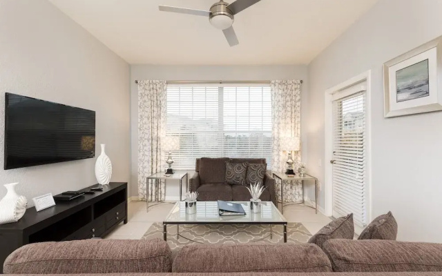 photo 2 of 3 BR Townhome in Davenport by by STR