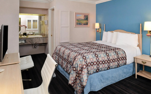 photo 5 of Napa Valley Hotel & Suites