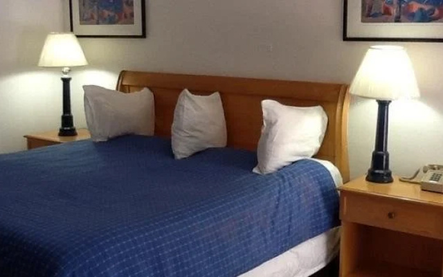 photo 3 of Beach Plaza Hotel