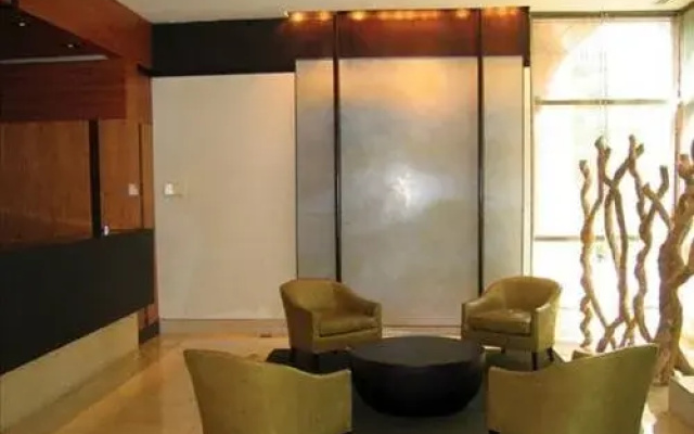 photo 5 of 300 East 39th Apartments