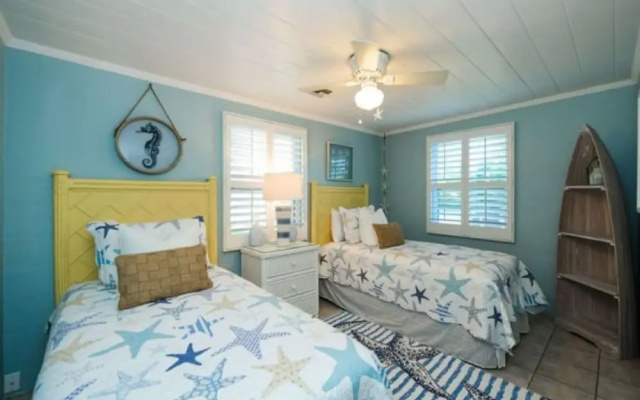 photo 3 of Cha Cha Cottage 301 23rd St 3 Bedroom Cottage by RedAwning
