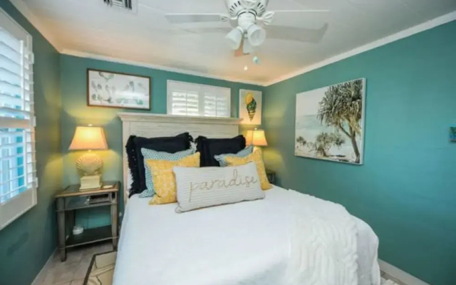 photo 5 of Cha Cha Cottage 301 23rd St 3 Bedroom Cottage by RedAwning
