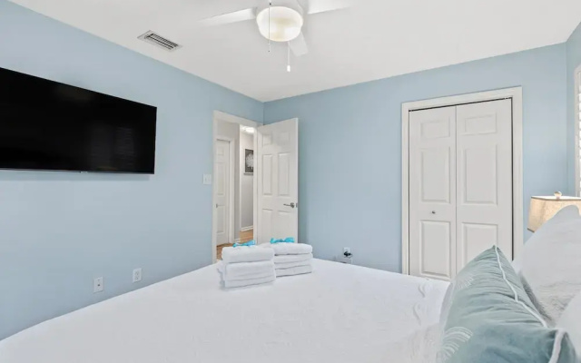 photo 4 of Sunshine House! 3BR 2BA Sleeps 9! Your Perfect Retreat for Comfort and Style