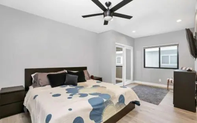 photo 3 of 308 35th Street, Unit A (Lower)