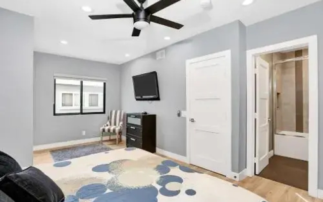 photo 4 of 308 35th Street, Unit A (Lower)