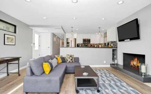 photo 5 of 308 35th Street, Unit A (Lower)