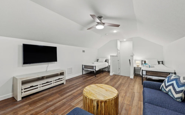photo 5 of 311 Le Grand Dr - Sunny Sands