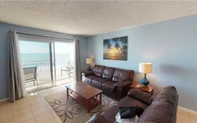 photo 2 of 311 Madeira Norte Condo by RedAwning