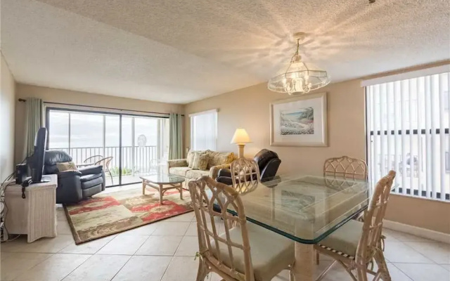 photo 3 of #312 Beach Place s - 3 Br condo by RedAwning