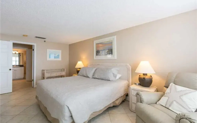 photo 4 of #312 Beach Place s - 3 Br condo by RedAwning