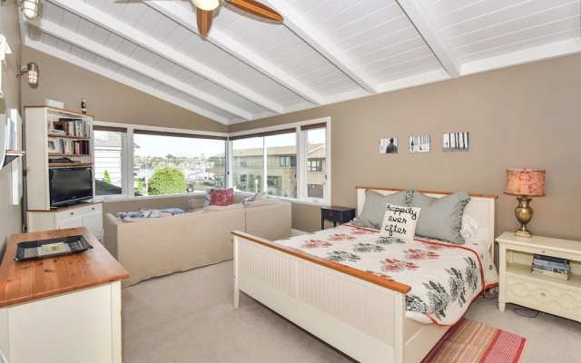 photo 5 of 319 Coronado 68183 by RedAwning