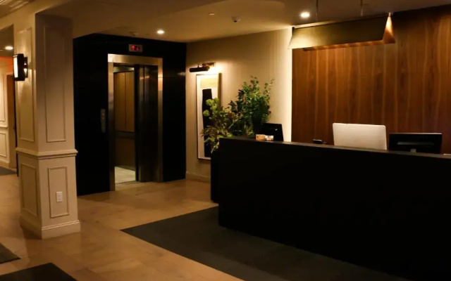 photo 2 of Hotel 32 32