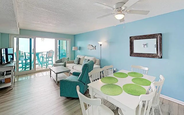photo 4 of 327 E Beach Blvd Condo Unit 5B 2 Bedrooms 2 Bathrooms Condo