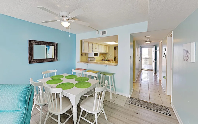 photo 5 of 327 E Beach Blvd Condo Unit 5B 2 Bedrooms 2 Bathrooms Condo