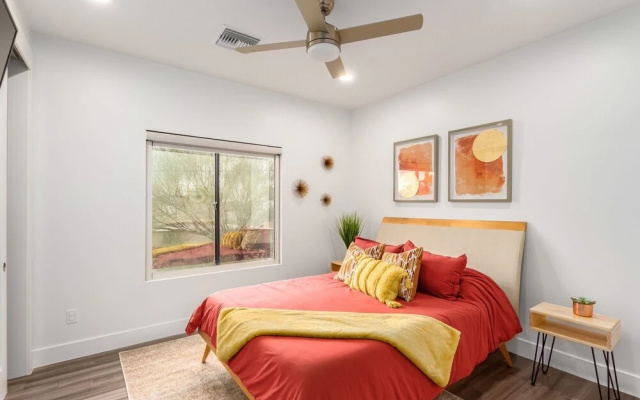 photo 5 of 33rd Modern Phoenix 4 Bedroom Home by Redawning