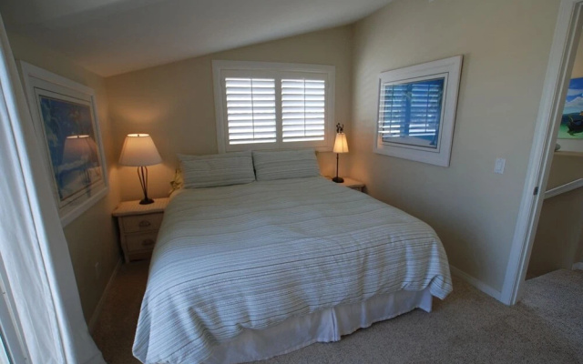 photo 5 of 33rd St 68149 by RedAwning
