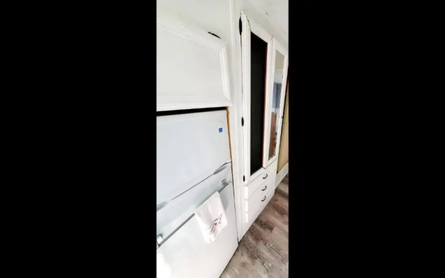 photo 4 of 34ft Mobile Home Near Yale U