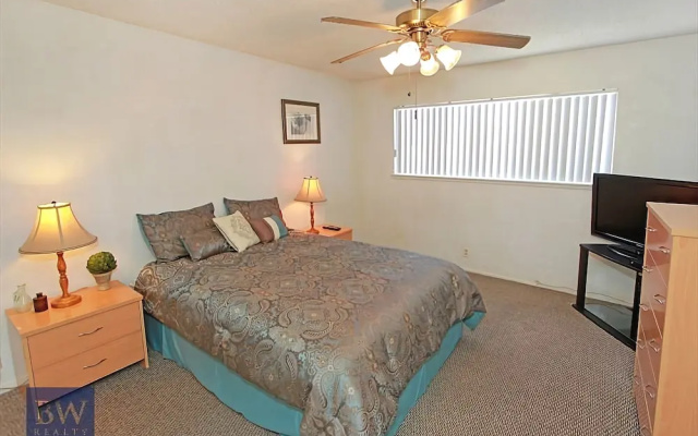 photo 3 of 34th St B (68185)