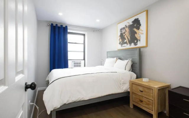 photo 2 of 350-2a Prime Gramercy Newly Renovated 1BR Sleeps 4
