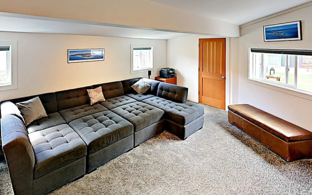 photo 3 of 3528 SW 98th Street Home by RedAwning