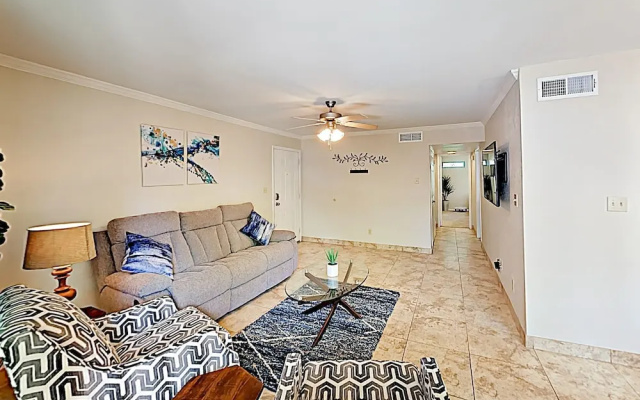 photo 3 of 3600 Scottsdale - 2 Br Condo