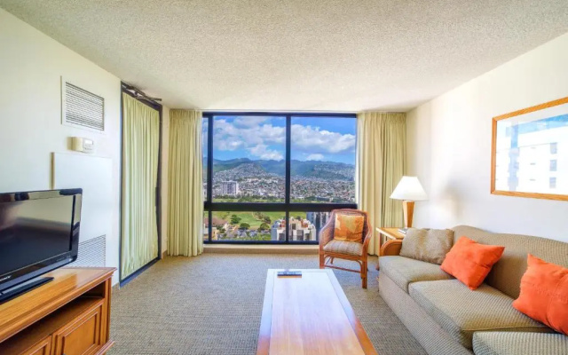 photo 5 of 36th Floor with Beautiful Mountain Views | 1 Block to Beach | Free Parking & WIFI