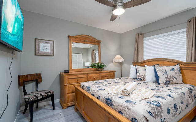 photo 2 of 3734 Tomlinson St - Barefoot Hideaway by Coastal Vacation Properties