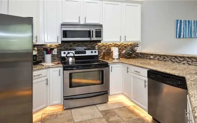 photo 4 of 380 E. Hurd Lane 2 Bedrooms 2 Bathrooms Townhouse