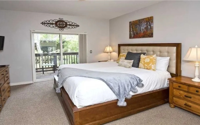 photo 5 of 380 E. Hurd Lane 2 Bedrooms 2 Bathrooms Townhouse