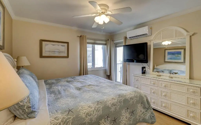 photo 4 of 3B Beachwood Forest Beach 2 BR Oceanview