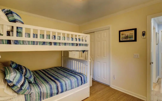 photo 5 of 3B Beachwood Forest Beach 2 BR Oceanview