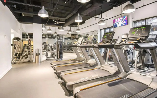 photo 4 of 3b/3b SkyLoft with Navy Pier View Gym & Pool by ENVITAE