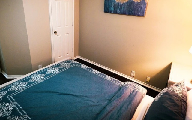photo 3 of 3Bdrm 2.5Bath 5Beds - Warm Home in Katy