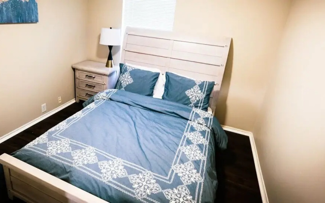 photo 4 of 3Bdrm 2.5Bath 5Beds - Warm Home in Katy